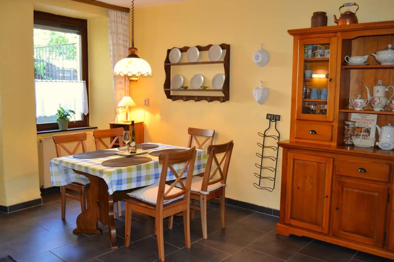 Ferienhaus Am Alten Posthof Lieser Buitenkant foto